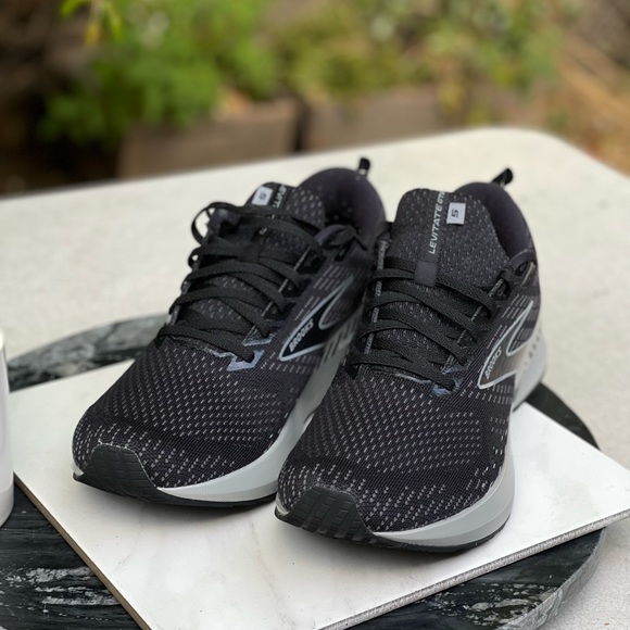 Levitate 5 Running Shoe men’s size  13 gently used 
BROOKS - Picture 9 of 12